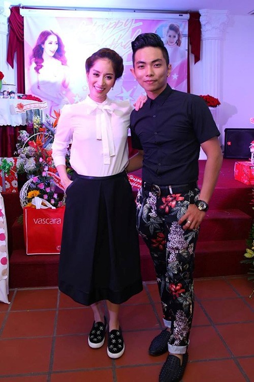 Diem danh nhung cuoc tinh chi em trong showbiz Viet